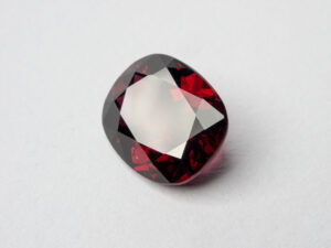 Almandin 9,84 ct -